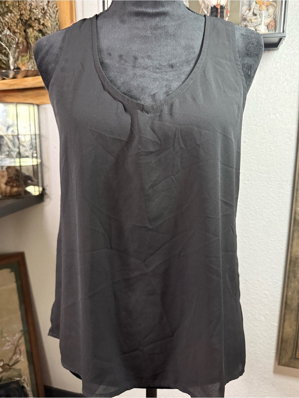 COLLECTIVE CONCEPTS Black V-Neck Tank Top Gold Back Zipper USA •Size M Petite•